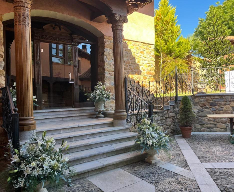 Palacio Del Conde De Rebolledo Villaviciosa de la Ribera Esterno foto
